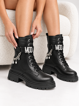 Boots in Schwarz - Levelone GmbH & Co. KG