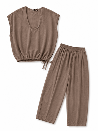 Zweiteiler in Taupe bestehend aus T-Shirt und Hose