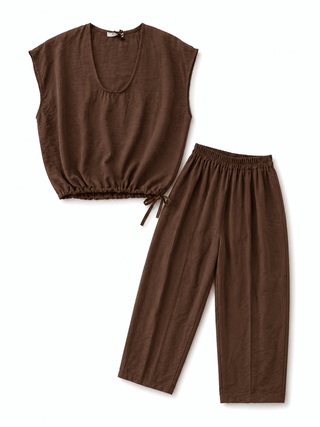 Zweiteiler in Braun bestehend aus T-Shirt und Hose