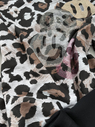 Leo Sweater in Grau mit Smiley aus Strasssteinchen für Damen in Einheitsgröße 36-42 - Levelone GmbH & Co. KG