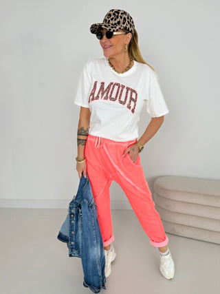 T-Shirt in Weiss mit coolem ,,Amour" Print vorne auf der Brust