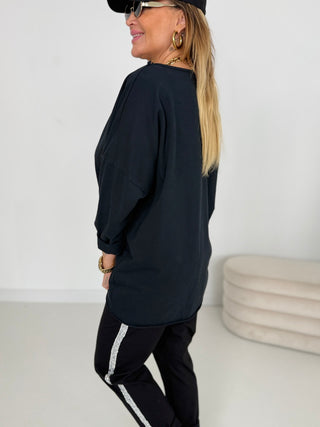 Langarmshirt in Schwarz mit Print vorne auf der Brust