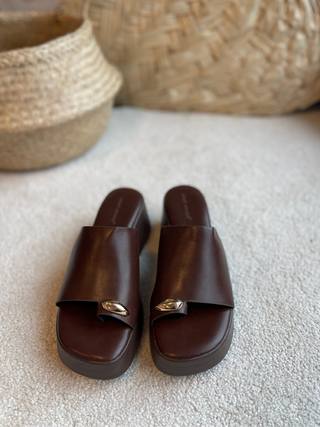 Sandalen in Braun bei Levelone